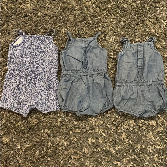 6 Carter's Rompers bundle - Picture 3 of 5